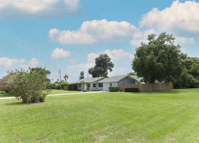 Well-maintained lawn in Altamonte Springs, FL, showcasing the quality lawn care services provided by Termite Lawn and Pest.